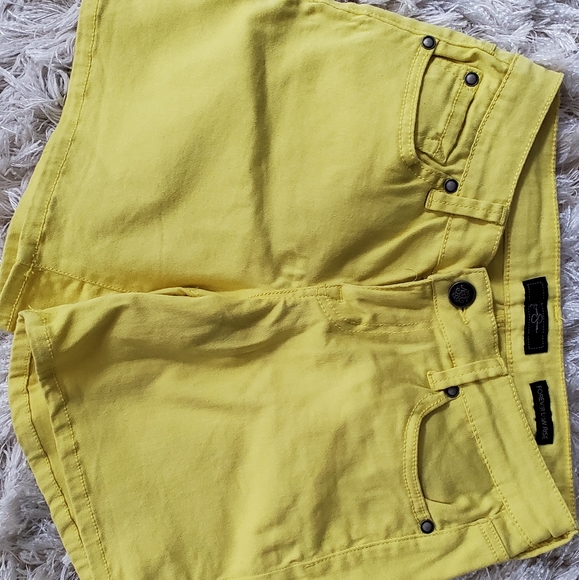 Jessica Simpson Shorts - Picture 1 of 4